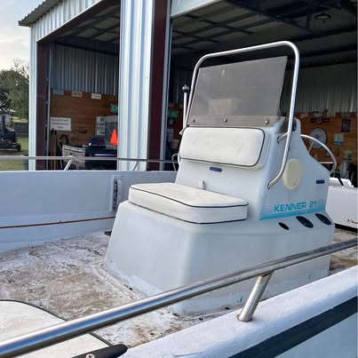 1994 Kenner 21 Foot Bay Boat Project Boat