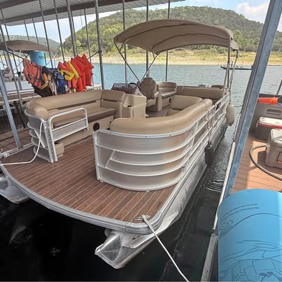 2019 Godfrey Sweetwater Pontoon – Yamaha 200 Hp – $19,000
