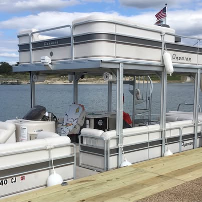 2006 Premier Boundary Waters 310 Sky Deck