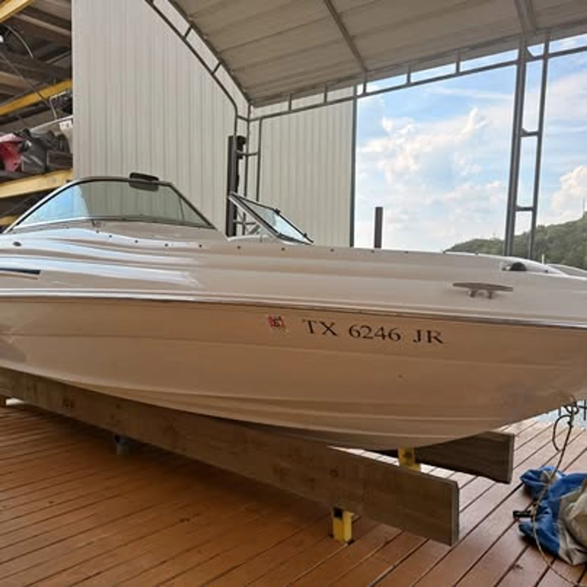2001 Sea Ray 210 Sundeck