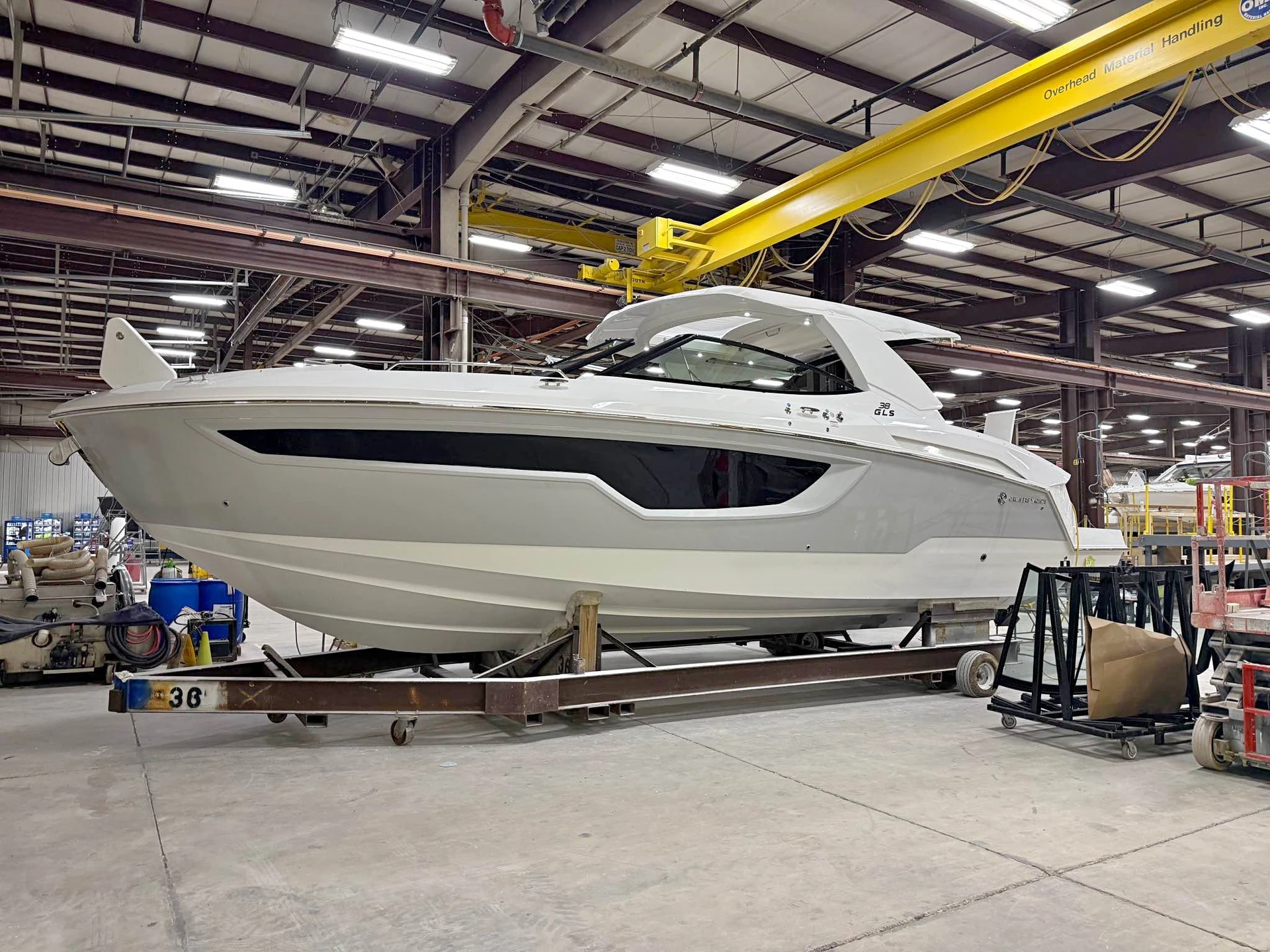 2027 Cruisers Yachts 38 GLS · photo 1 · Cover photo