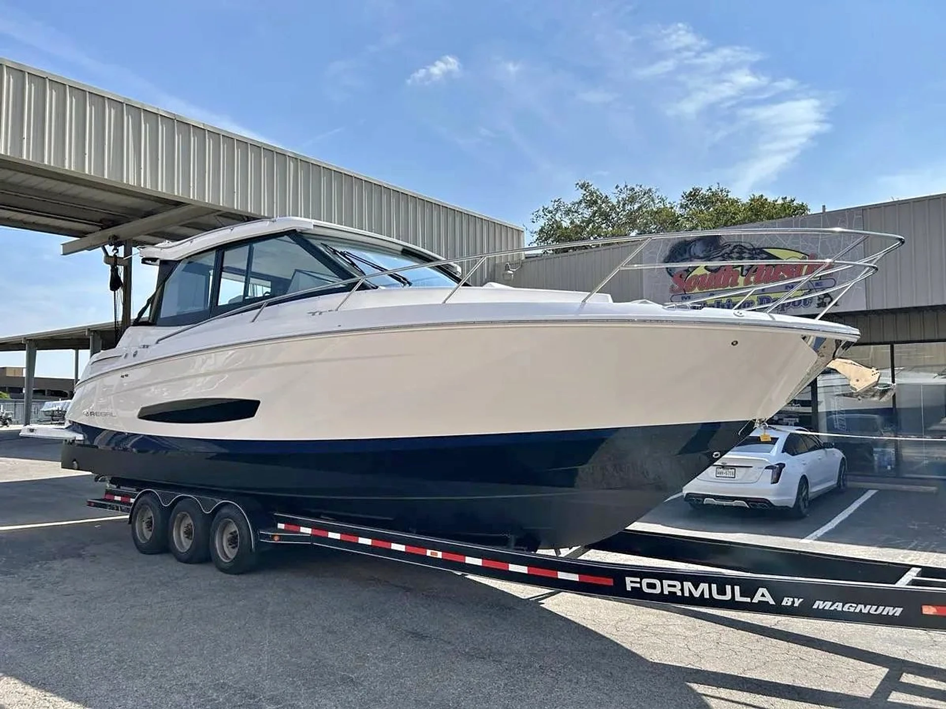 2027 Regal 36 Grande Coupe · photo 1 · Cover photo